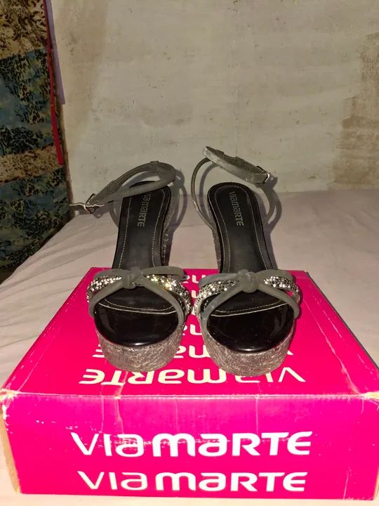 Sandália Via Marte Casual - Anabela Alto Feminino Preto 