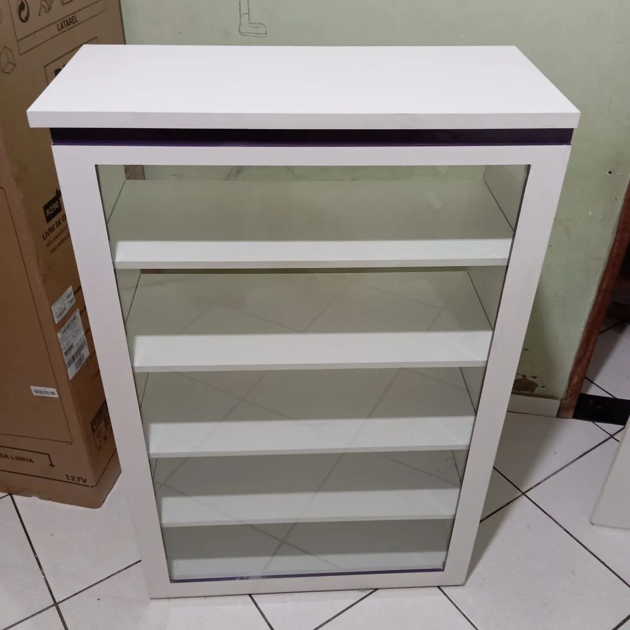 Expositor com Prateleiras