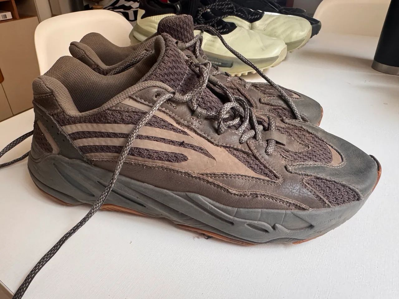 yeezy 700 43