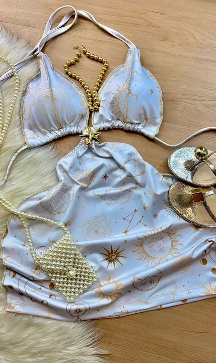 Conjunto de biquíni e saia celestial
