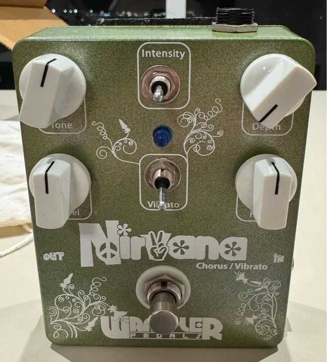 Pedal de Chorus/Vibrato WAMPLER Nirvana - Instrumentos musicais