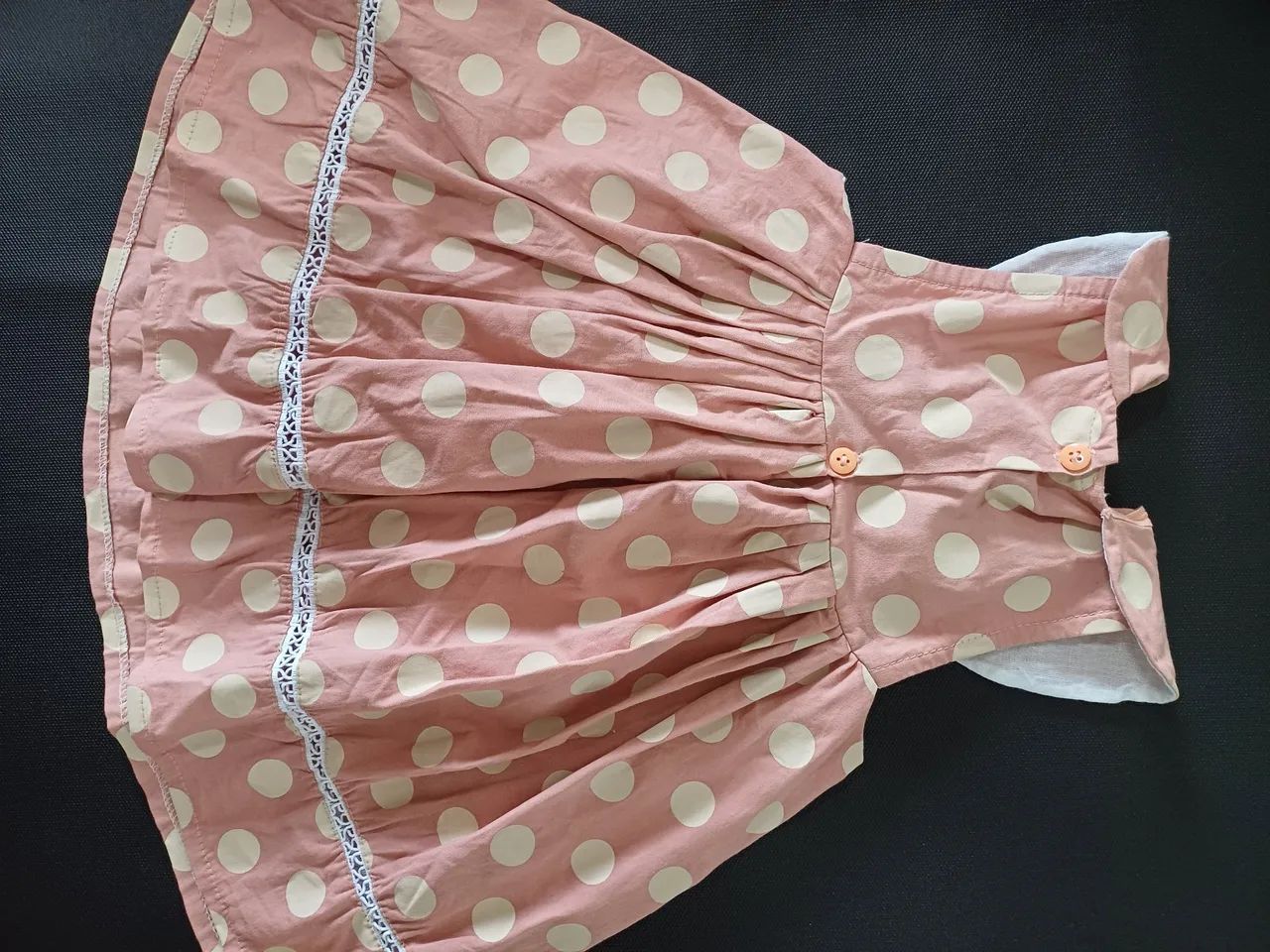 Conjunto de Vestidos de Festa Rosa (Tam. 1 a 2 anos) e Bege com bolinhas (Tam. 1 ano). - Foto 3