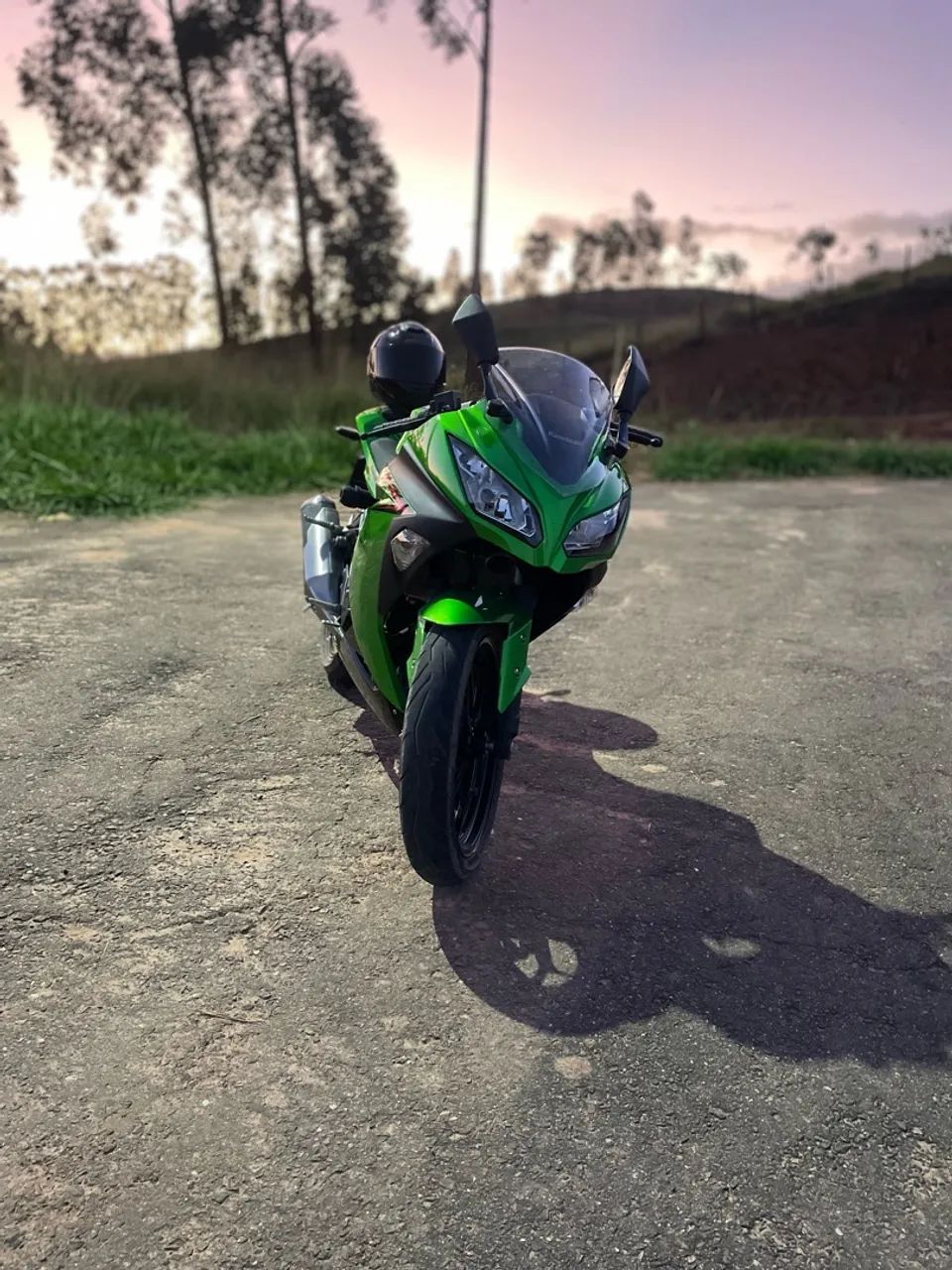 Vendo Kawasaki ninja 300 2024 sem nenhum defeito ou detalhe moto em perfeito estado 