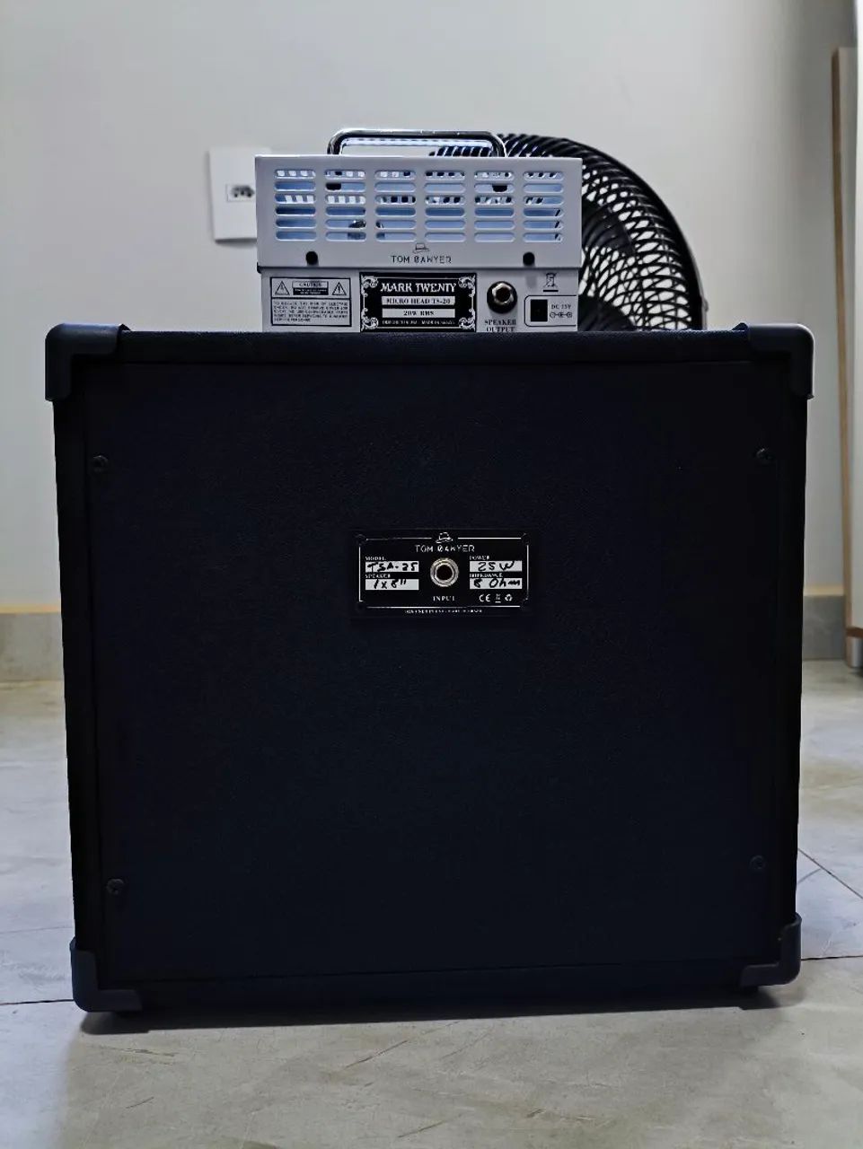 Amplificador pré-valvulado Tom Sawyer Mark + Caixa TSA25 1x8