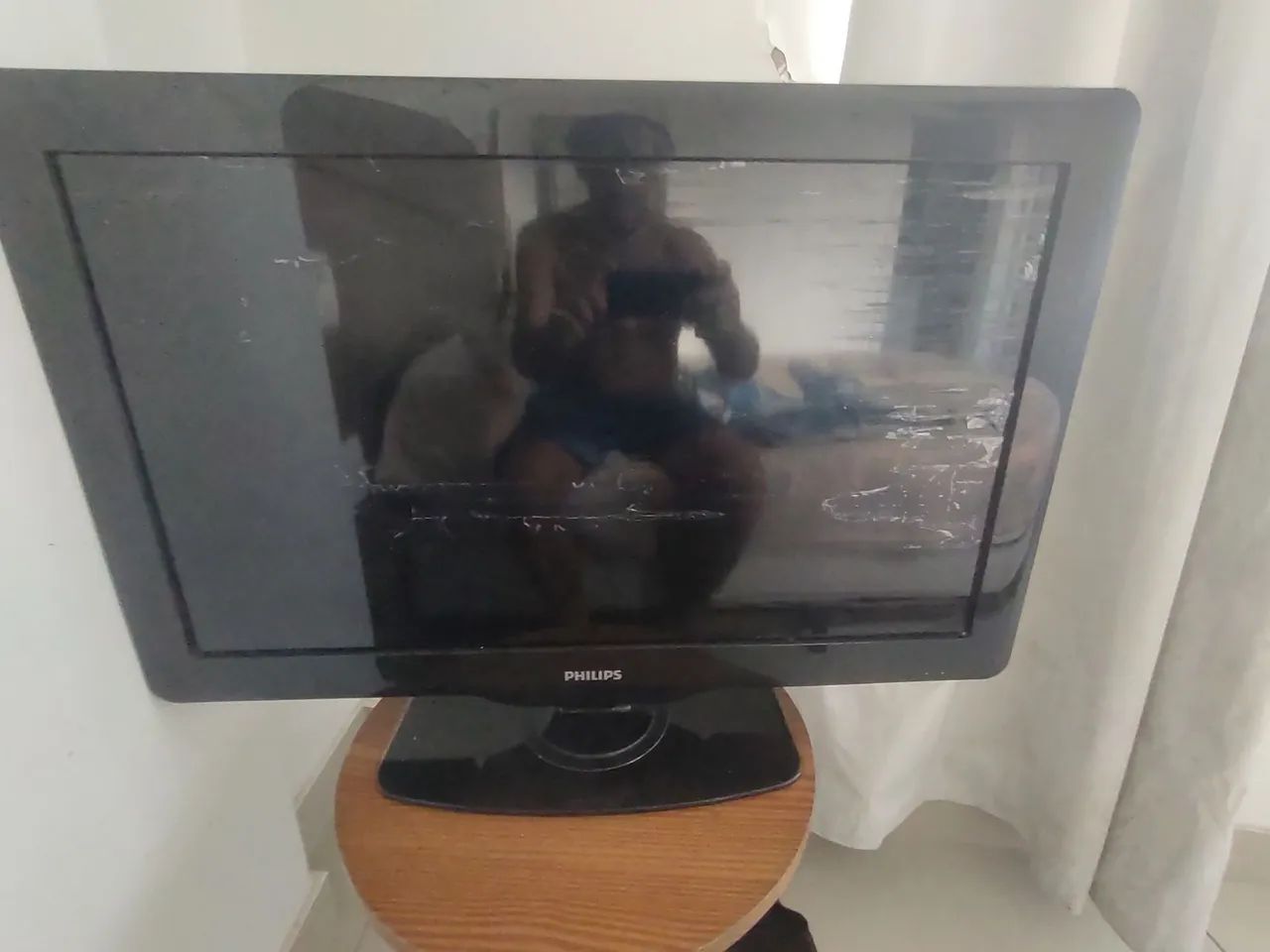 Tv PHILIPS 32 com defeito 