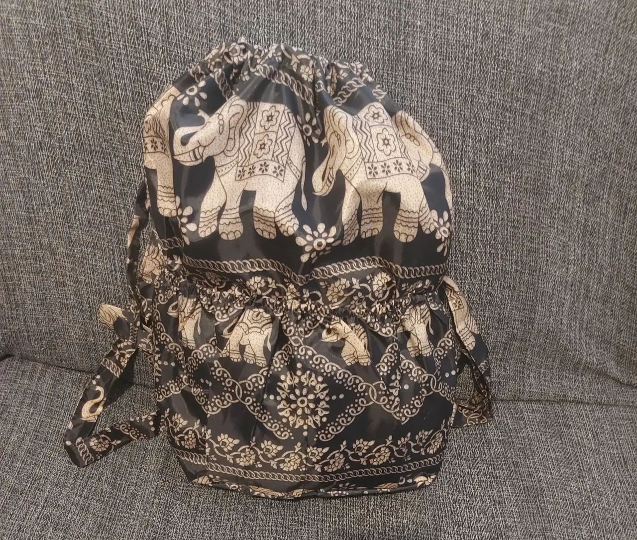 Mochila nylon com estampa de elefantes Nova - Foto 3