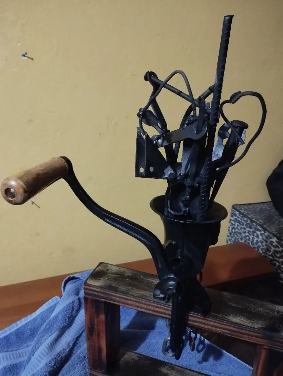 Escultura Criativa - Moedor de Carne com Ferramentas - Foto 4