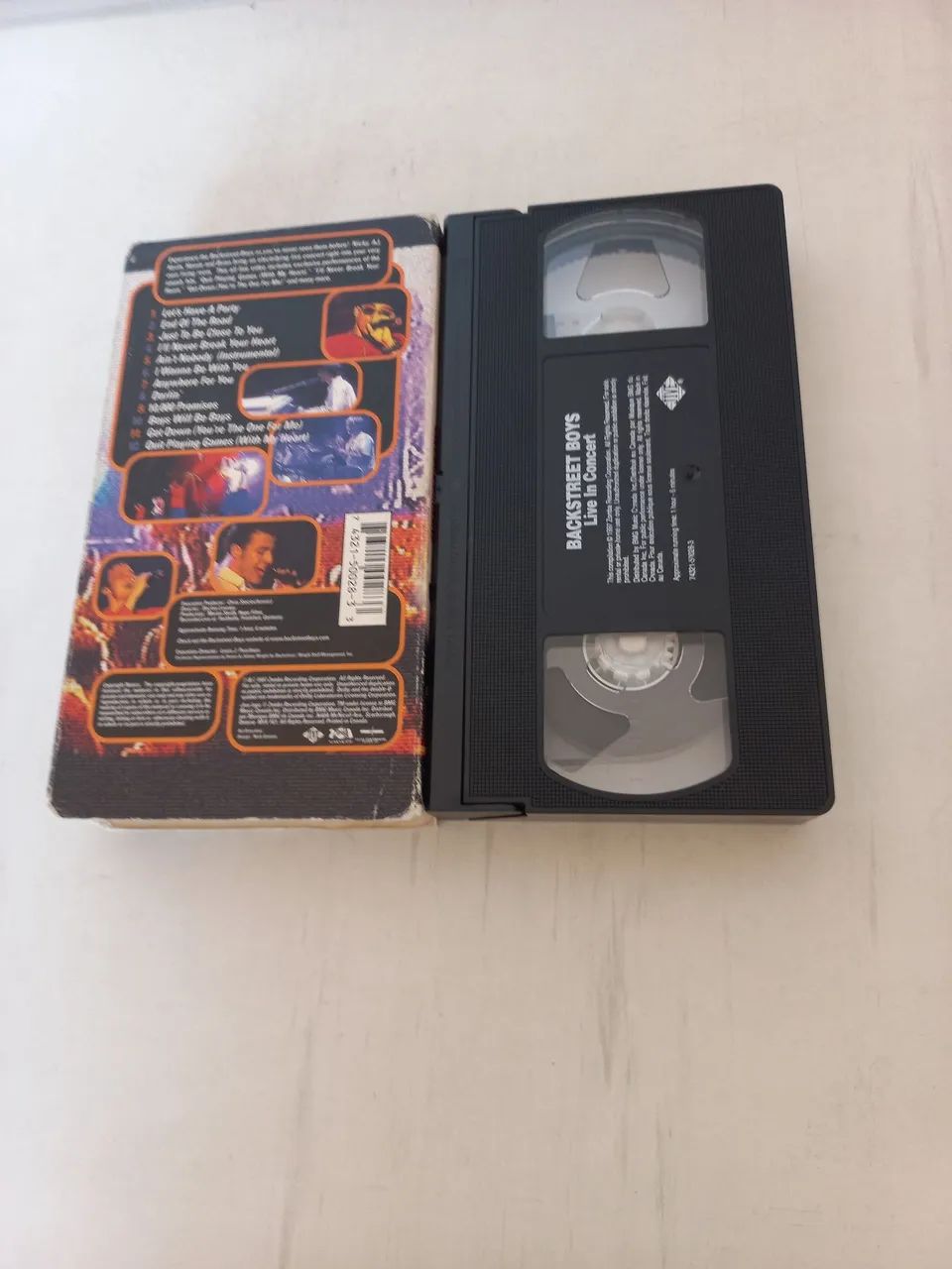 VHS Backstreet Boys - Live In Concert/A night out with the  - Foto 2