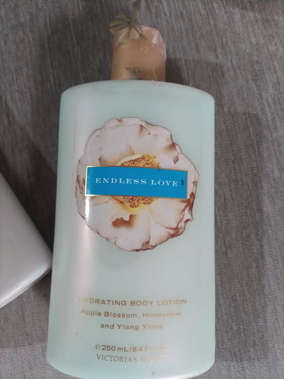 Loção Hidratante Victoria's Secret - Strawberries & Champagne e Endless Love - Foto 2