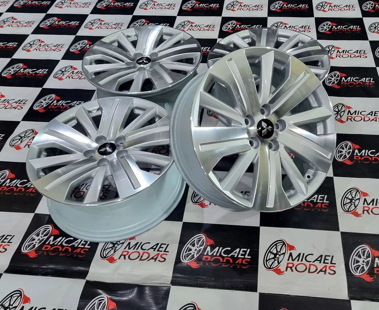 Jogo de Rodas aro 18 Mitsubishi Outlander 5x114 Originais Zeradas  - Foto 5