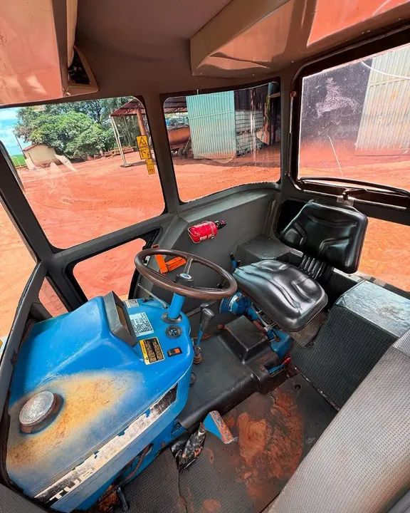 Trator New Holland  - Foto 4