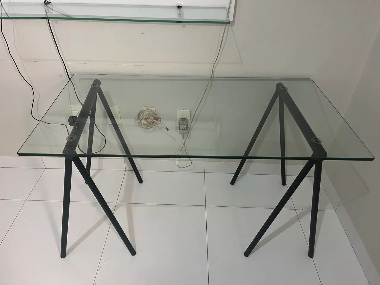 A sua mesa de estudos está aqui 