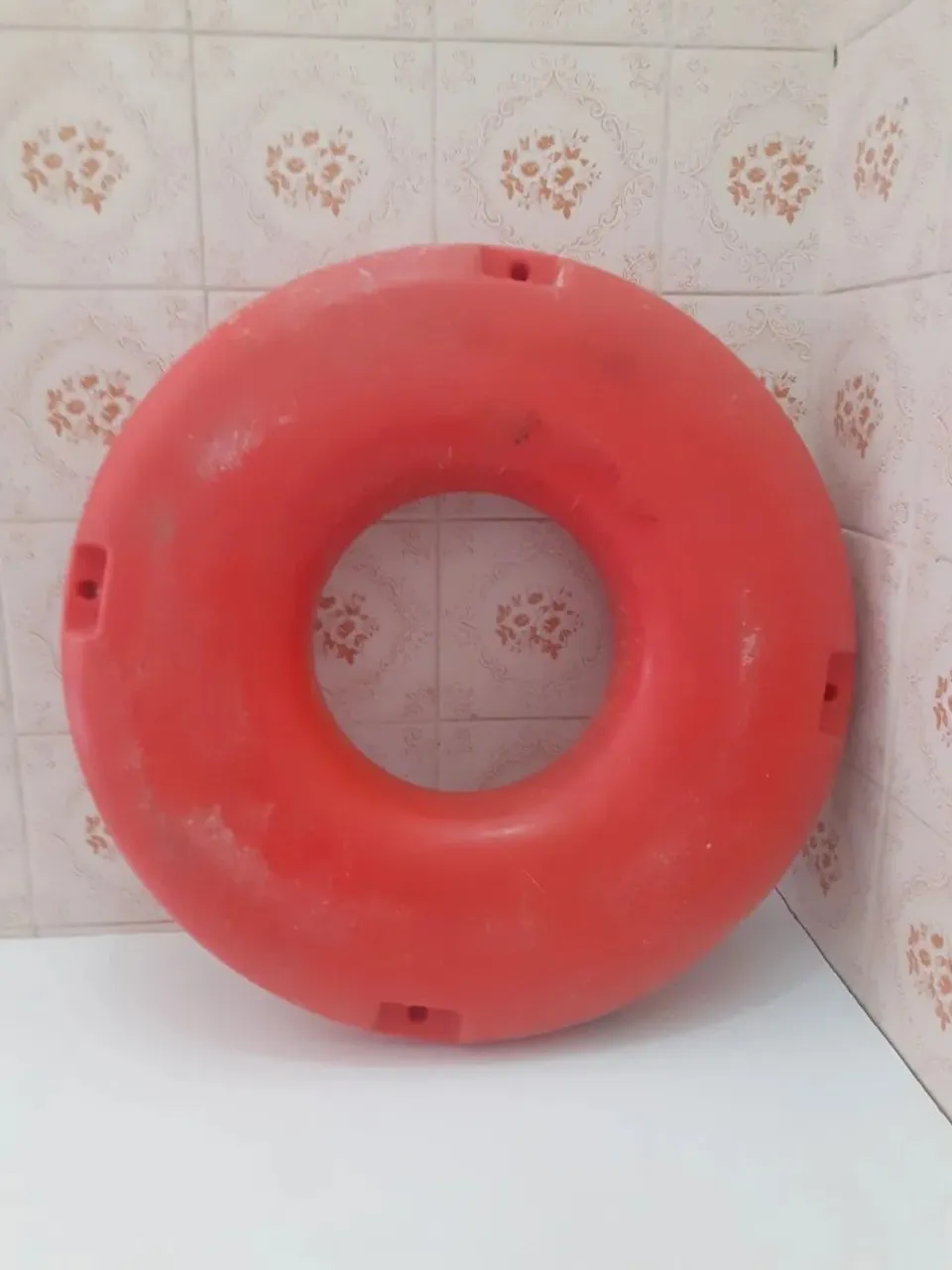Boia salva vida, em ótimo estado.