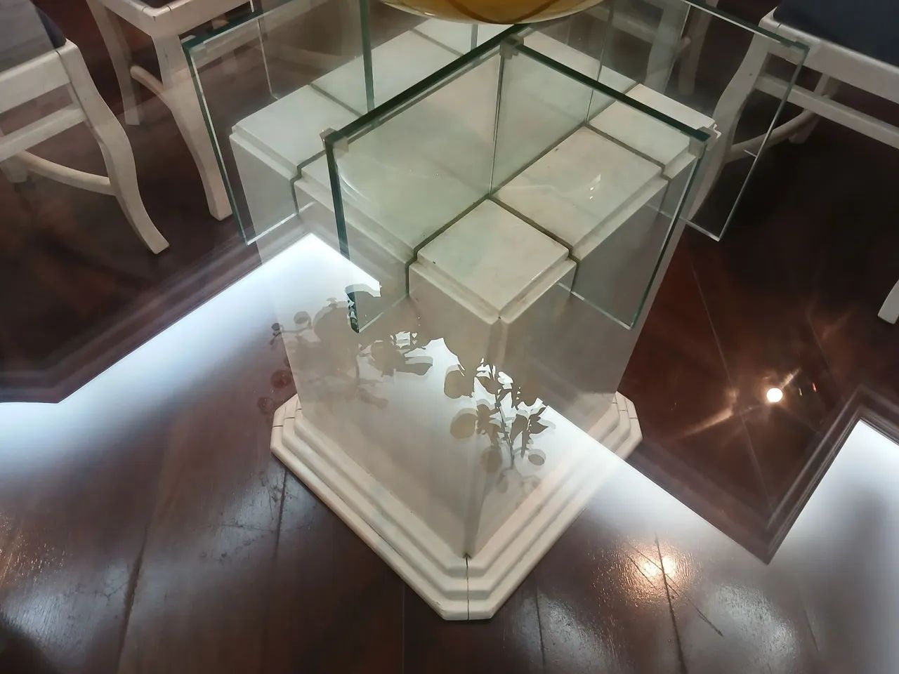 Mesa de Vidro 1,40m com 8 Cadeiras | Linda e Muito Conservada - Foto 5