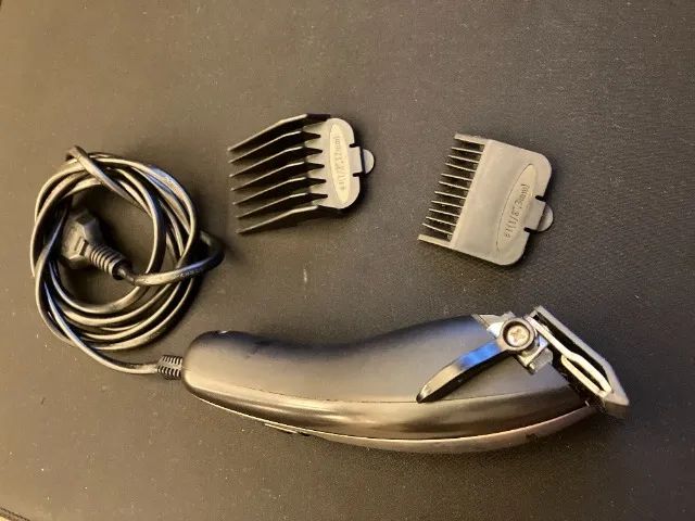 Maquina de cortar cabelo Britania 127V - Foto 4