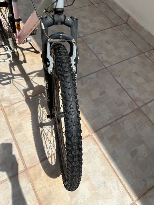 Bicicleta aro 26 em alumínio  - Foto 5