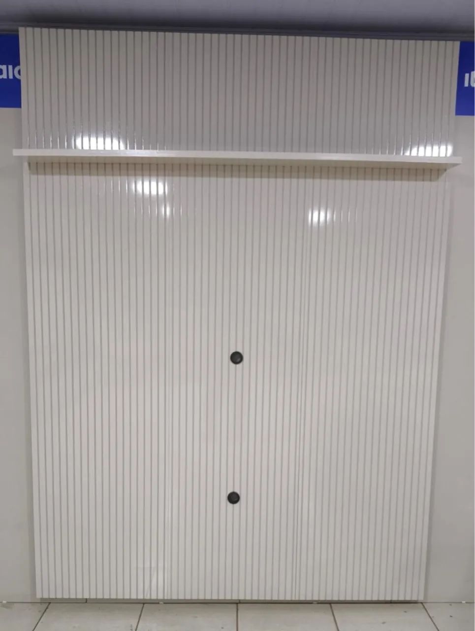 Painel Ripado de Madeira com Prateleira Para tv de 65 Polegadas  - Foto 2