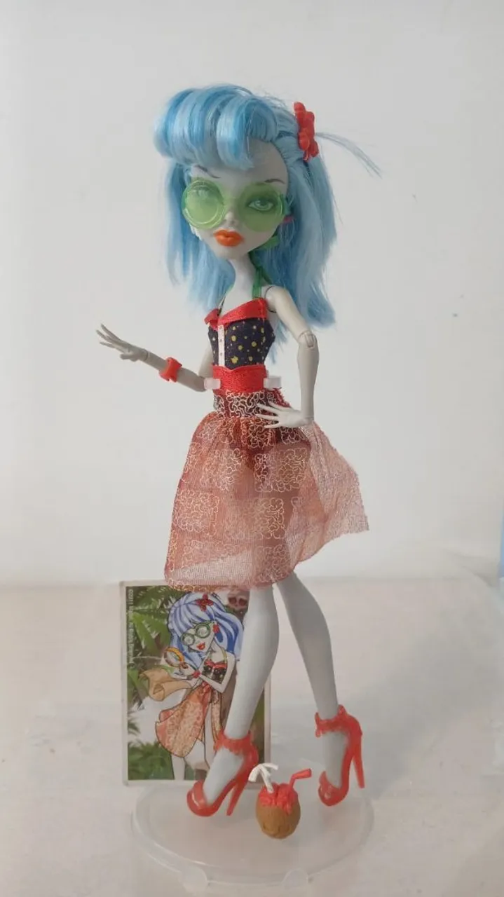 Boneca Monster High Ghoulia Skull Shoes