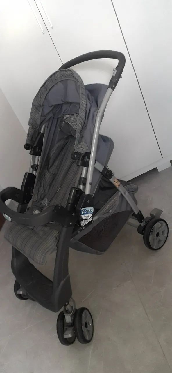 Vende-se carrinho de bebê da marca Burigotto.  - Foto 2