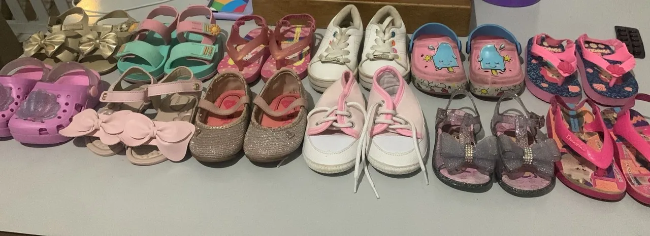 Sapatos e sandálias infantis - Diversos modelos e marcas