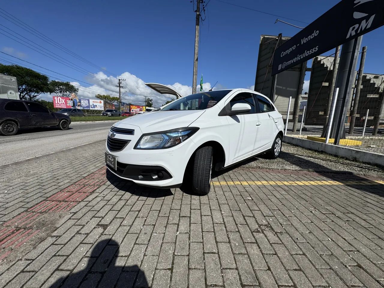 Chevrolet Onix Hatch LT 1.4 8V Flex Power Mec. 4P 2013 - Foto 2