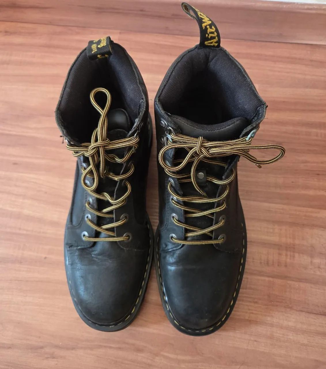 Bota Dr. Martens - Couro Preta Original - Foto 4