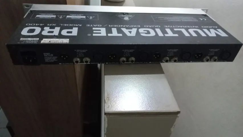 Behringer Multigate Pro XR4400. - Equipamentos e Acessórios de Som