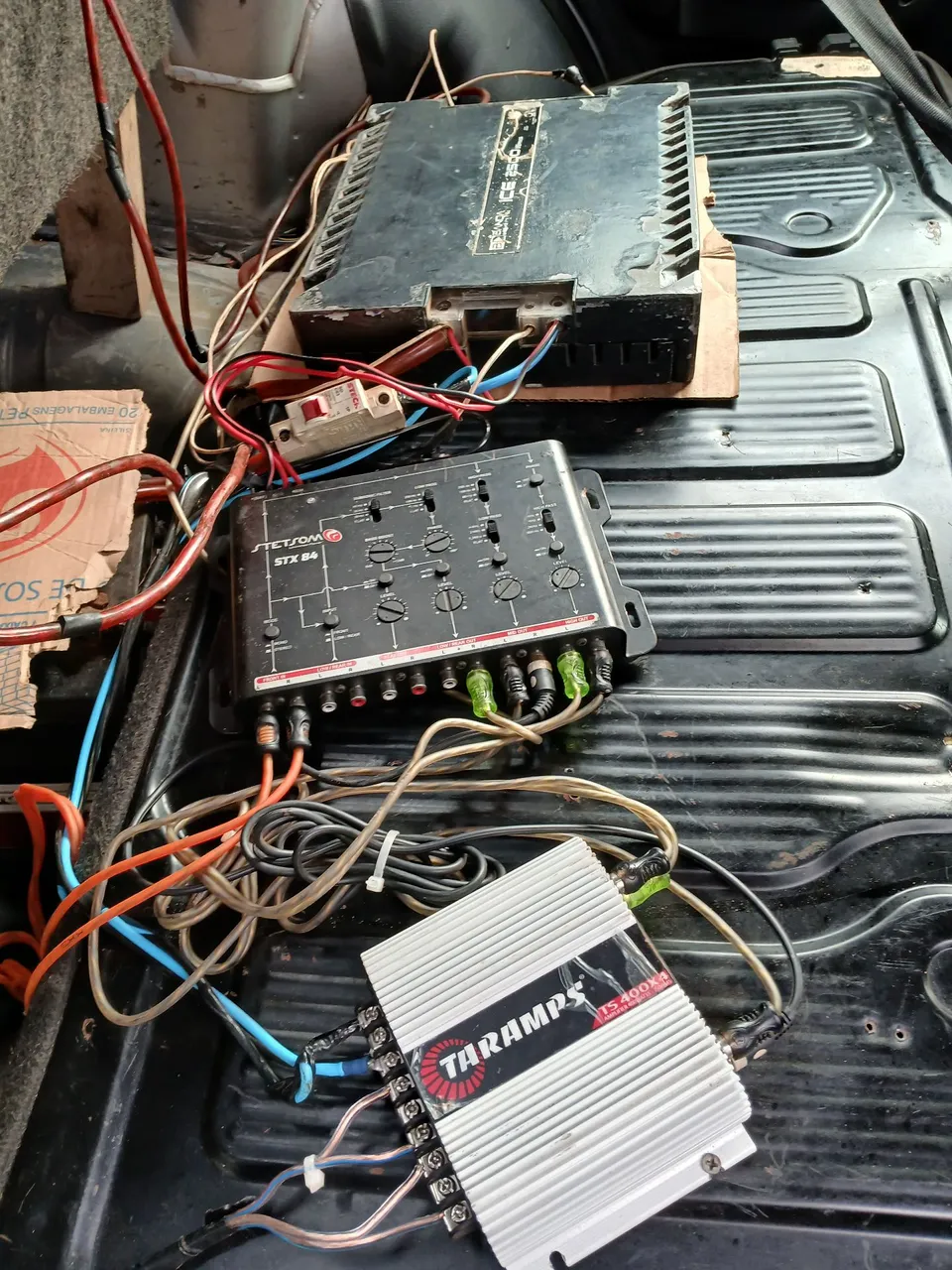 Som Automotivo Completo - Amplificadores e Crossover