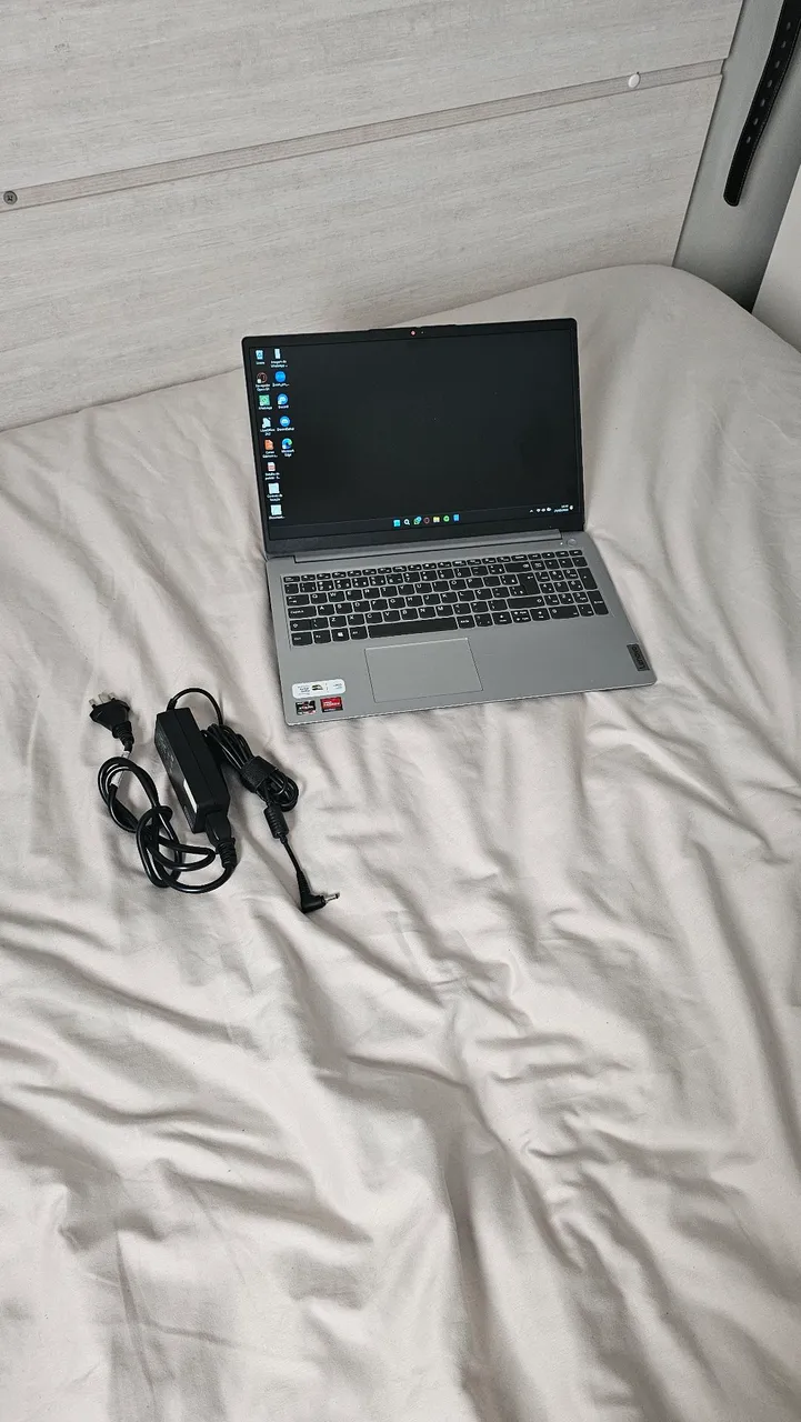 Lenovo IdeaPad 1 R5-7520U