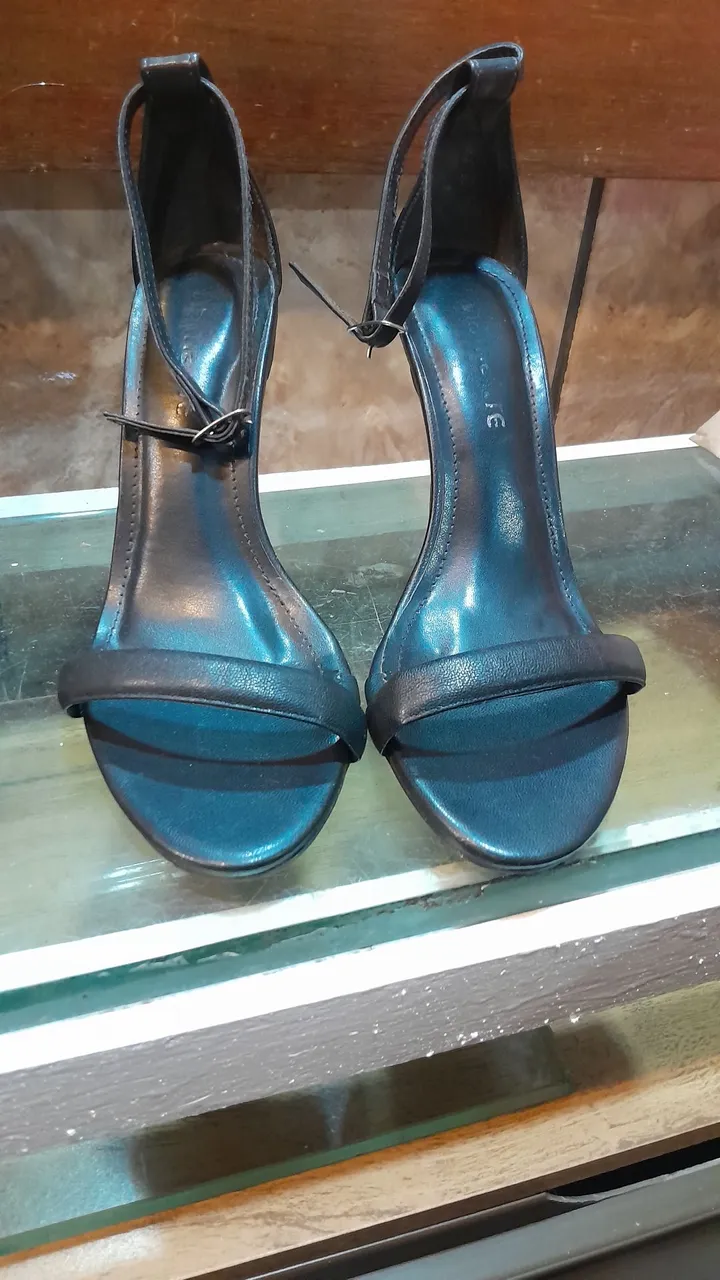 Sandália Salto Fino Preta