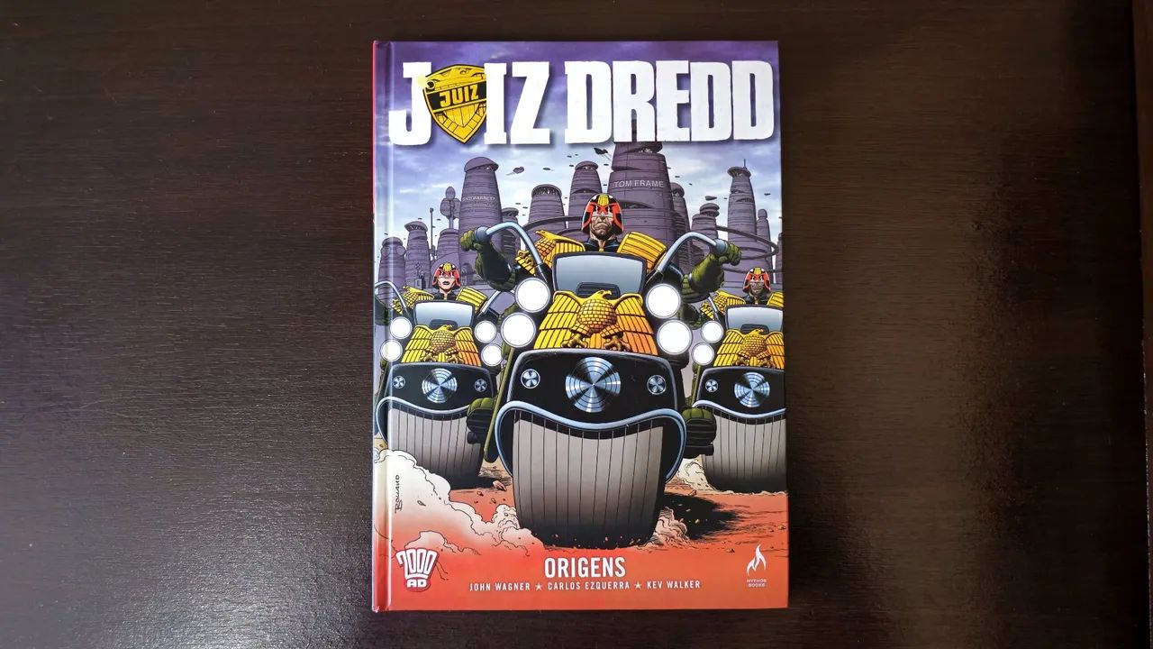 Juiz Dredd - Origens - HQ Mythos
