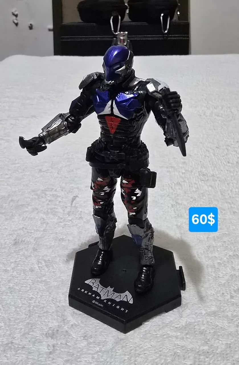 Miniatura articulada do Batman do Arkham Knight