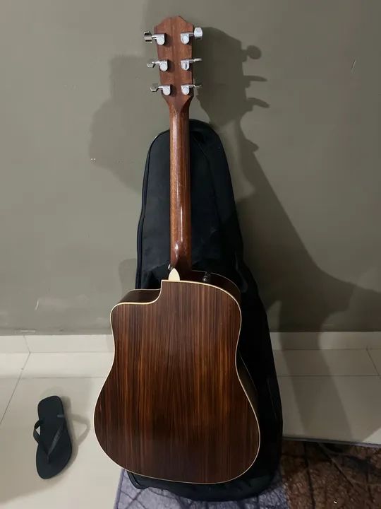 Vendo Violão Taylor - made USA - Foto 4