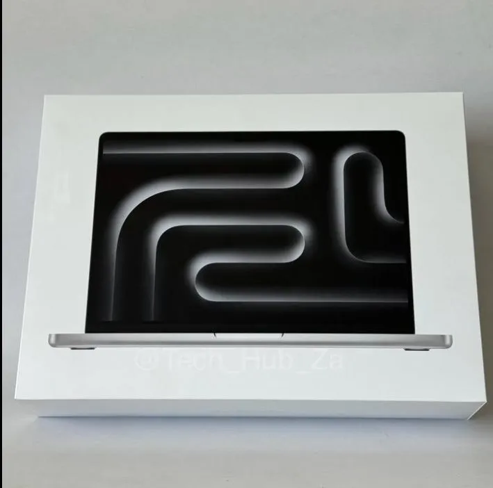 MacBook Pro M3 Pro, Silver. Lacrado.