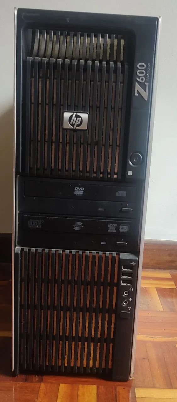 Gabinete HP Z600 - Funcionando