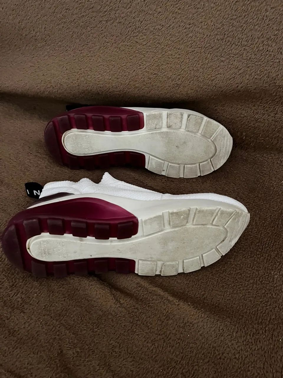 Tênis Slip On Branco Estiloso - Foto 3