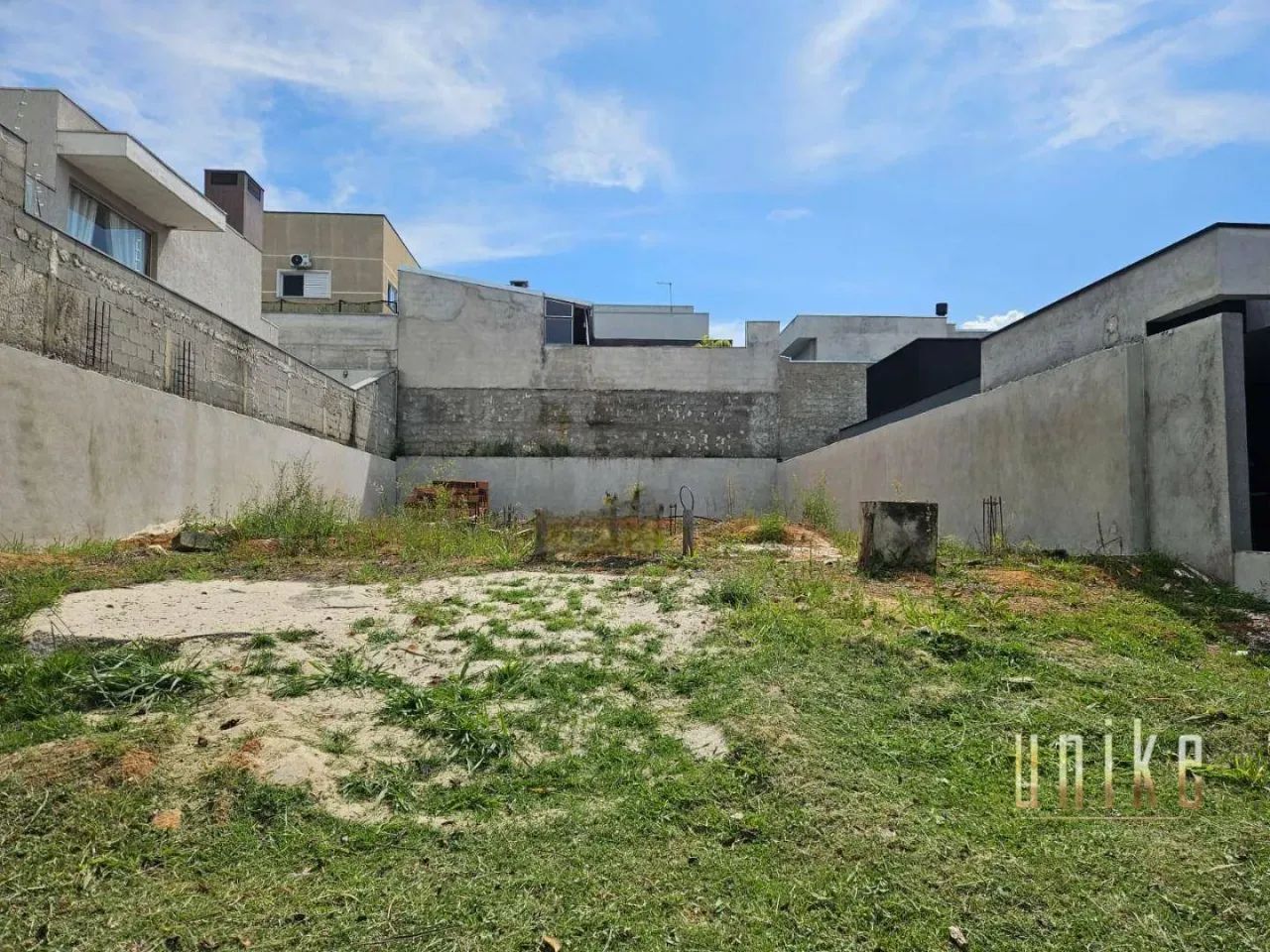 Terreno 300m2 no terras do Vale - ótima locação