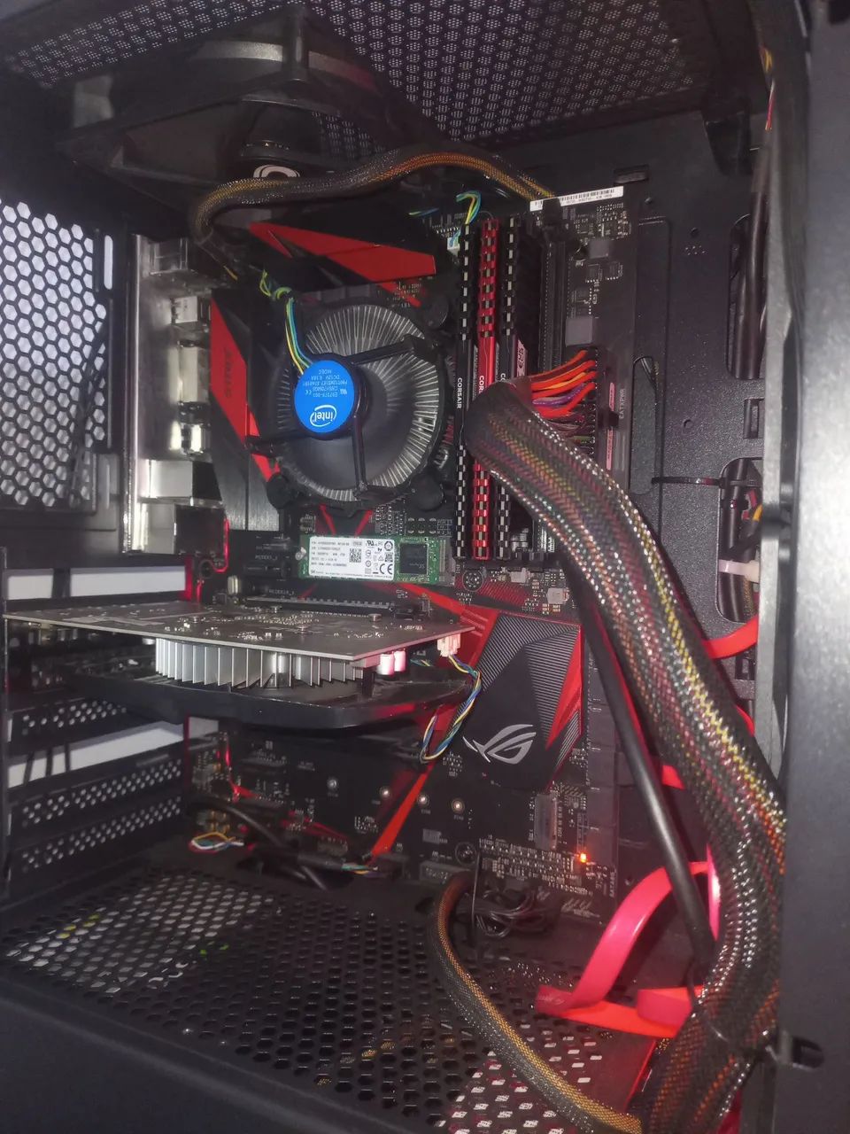 Pc Gamer i7-7700 GTX 1050 Ti 4GB,  24GB RAM DDR4 Asus Corsair 600w c/ SSD 256GB