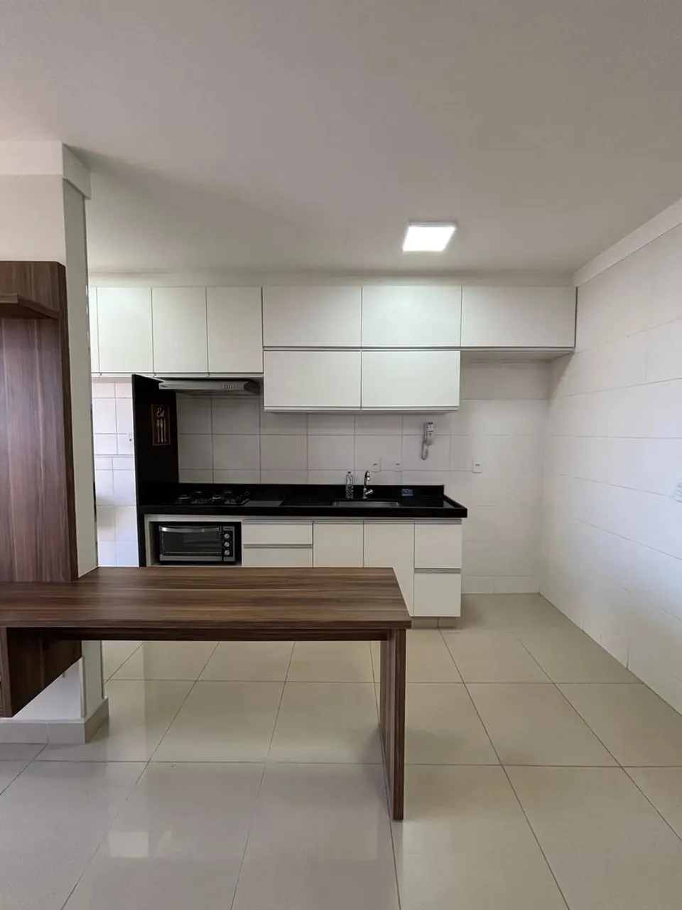 FLAT SEMI MOBILIADO 46 M²