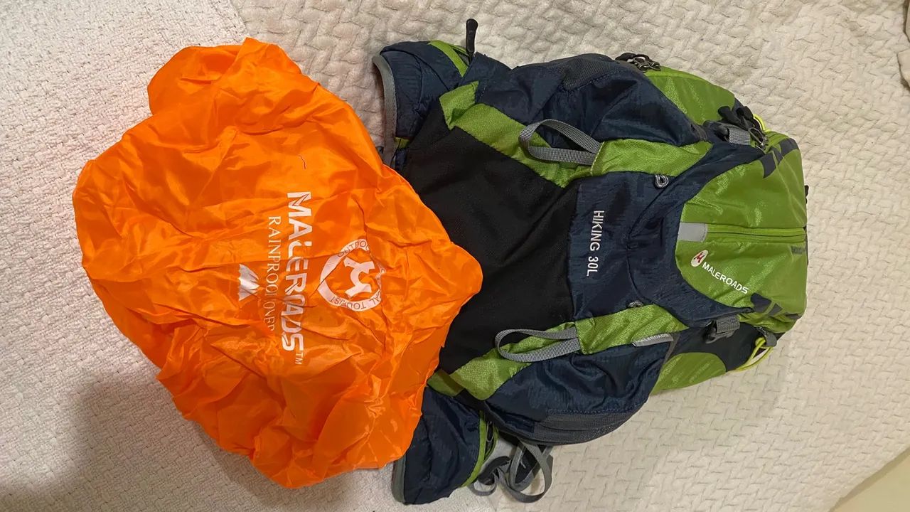 Mochila linda hiking 30l maleroads sem uso super leve com capa de chuva - Foto 4