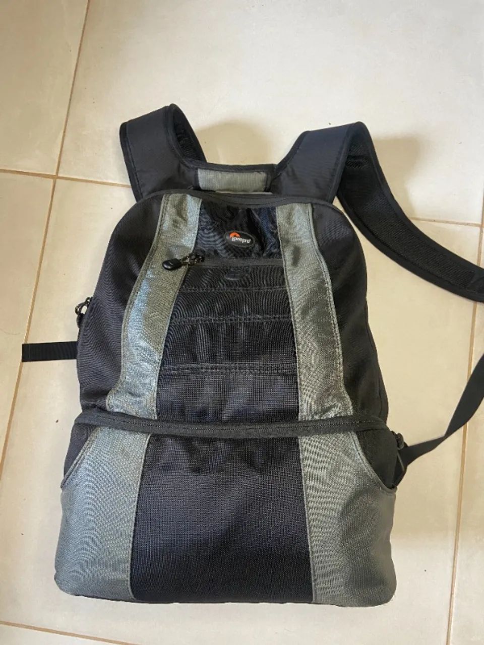 Mochila Lowepro CompuDaypack Para Câmeras, DSLR, Laptop, Lentes
