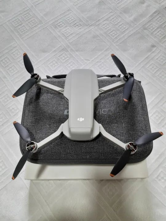 Drone DJI Mavic Mini SE Combo Fly More Três Baterias. 