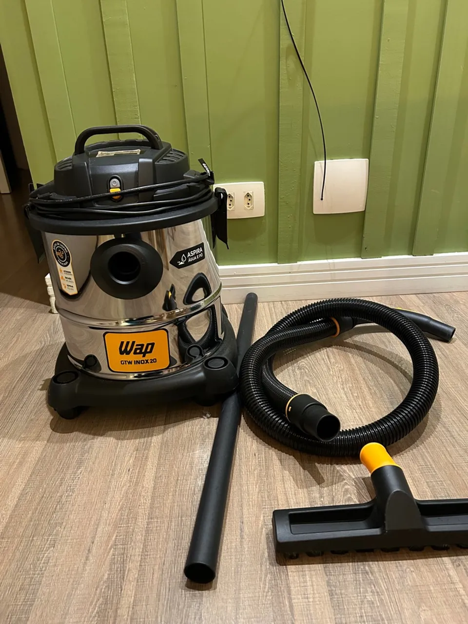 Aspirador de pó e água 20L WAP 1600W