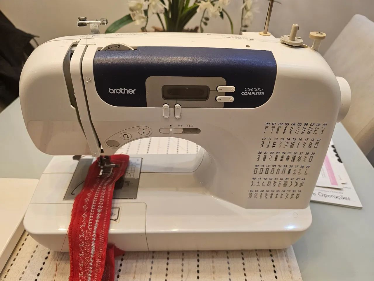 Máquina de Costura Brother CS6000i