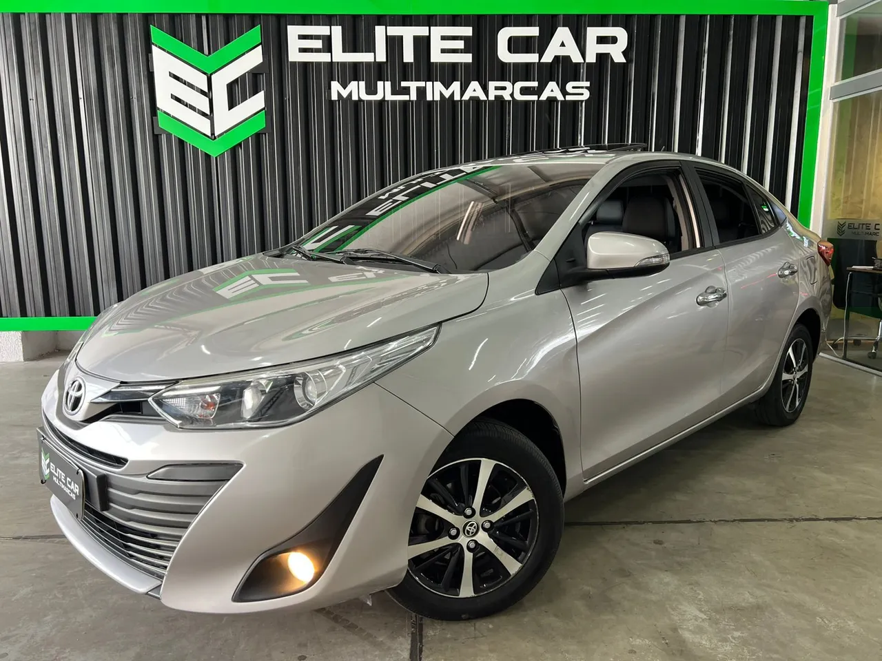 YARIS XLS SEDAN 2019 ( 39 MIL KM ) ( TETO SOLAR)