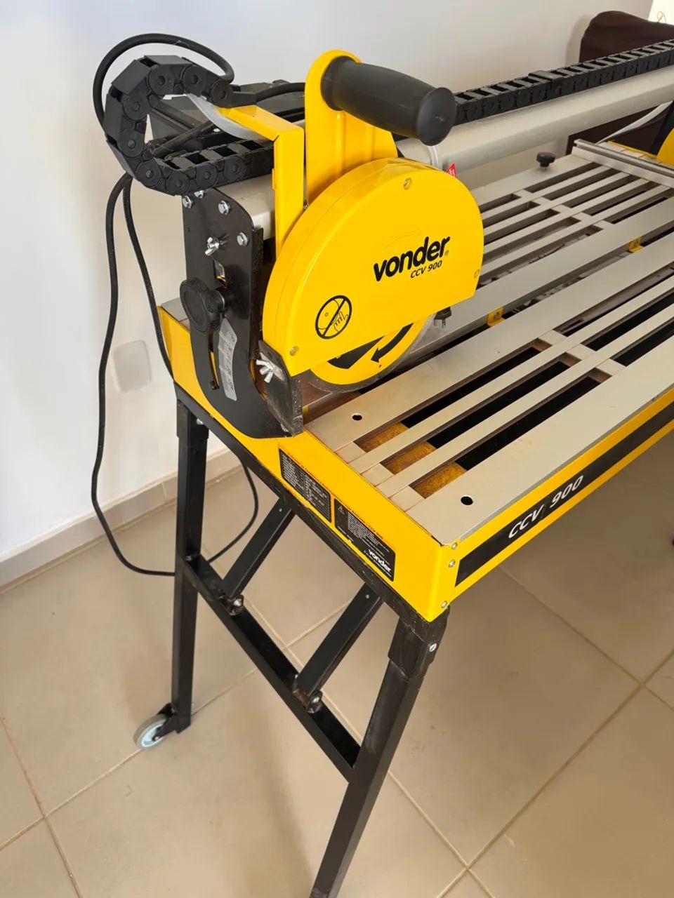 Cortador de Cerâmicas e Porcelanatos com Bancada CCV 900 220V - Vonder - Foto 4