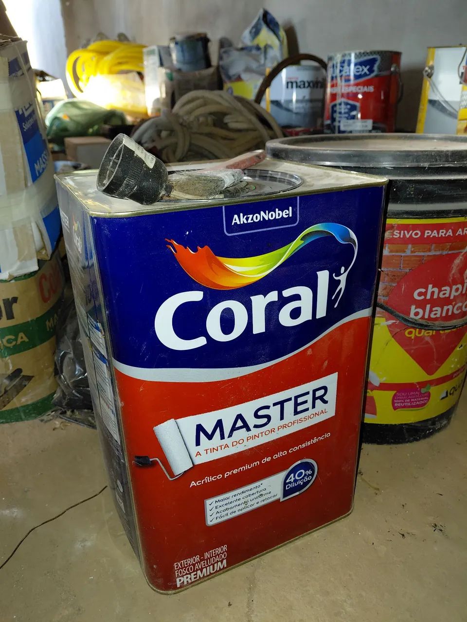 Tinta coral nova lacrada