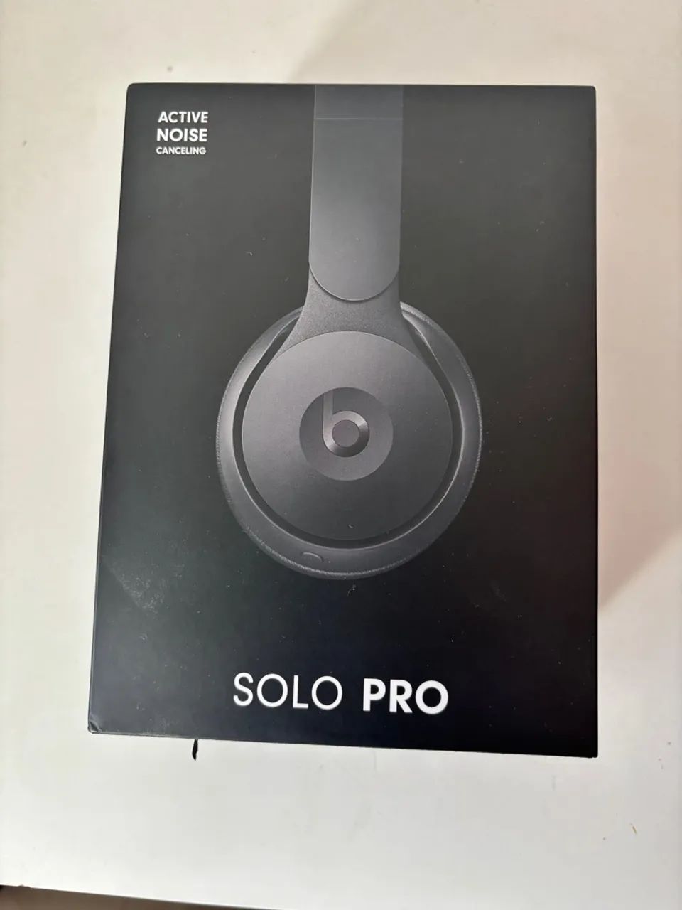 Beats Solo Pro - Fones de Ouvido com Cancelamento de Ruído