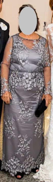 Vestido de festa em renda cinza - Foto 2