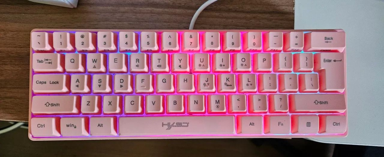 Teclado gamer 60% HXSJ V700